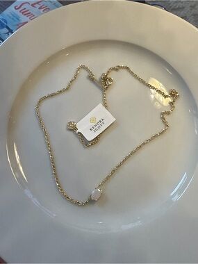 KENDRA SCOTT CAILIN GOLD PENDANT NECKLACE White Opal Pendant